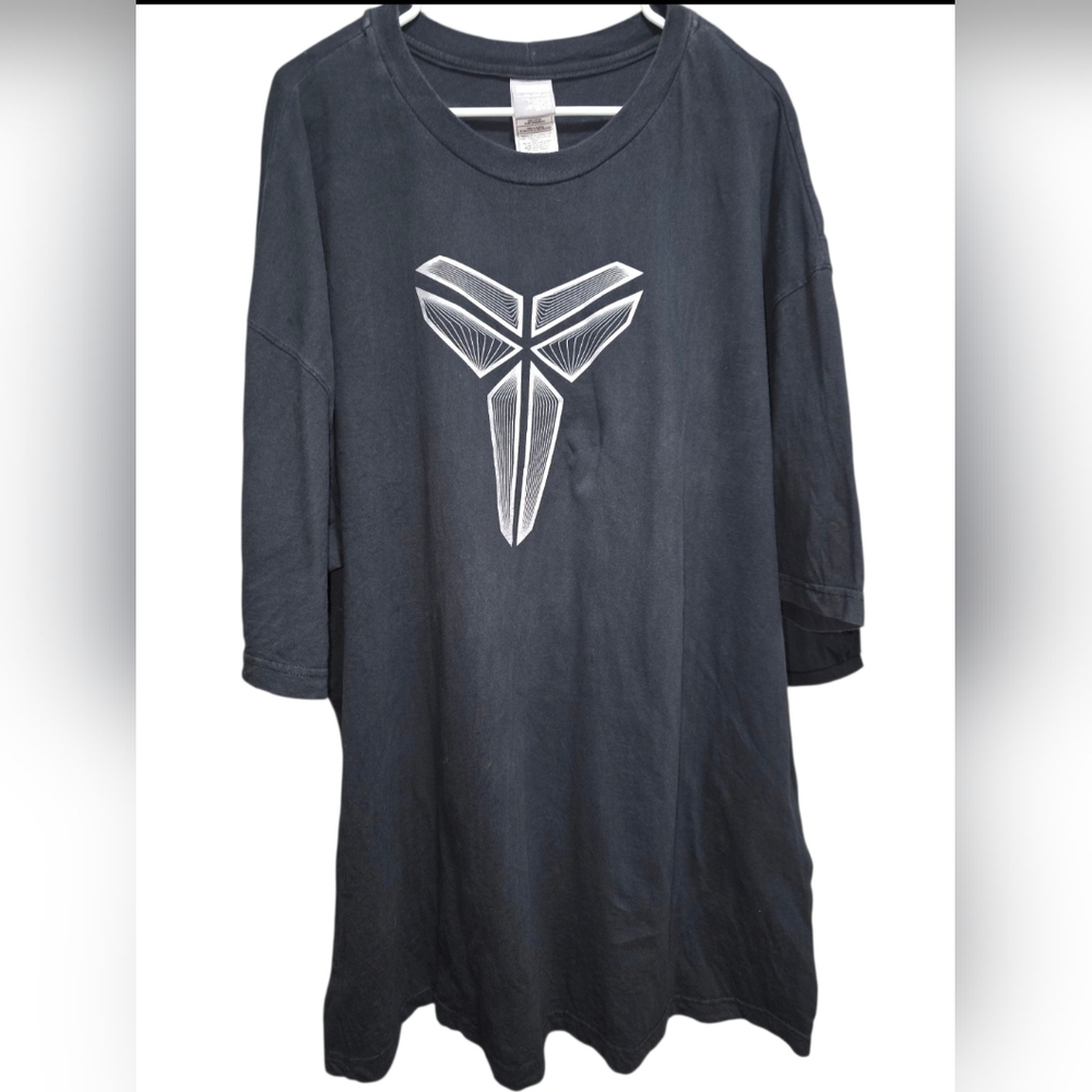 Vintage Y2K Nike Kobe Bryant Black & Shiny Silver‎ Logo Rare T-Shirt Sz 3XL